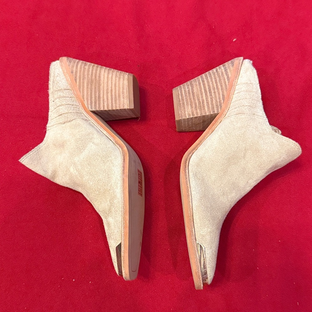 Dolce Vita Beige Suede Slip-On Shoes neon - Picture 2 of 3